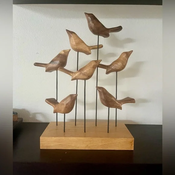 Beautiful wood decor - Picture 1 of 4